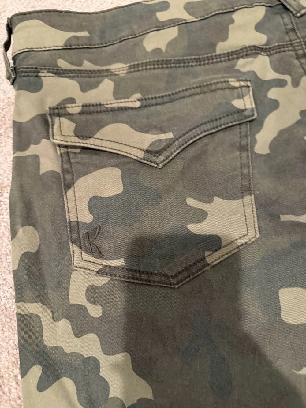 KUT from the Kloth Jenna Camo Utility Shorts 18 Stretch Cutoff Frayed High Rise